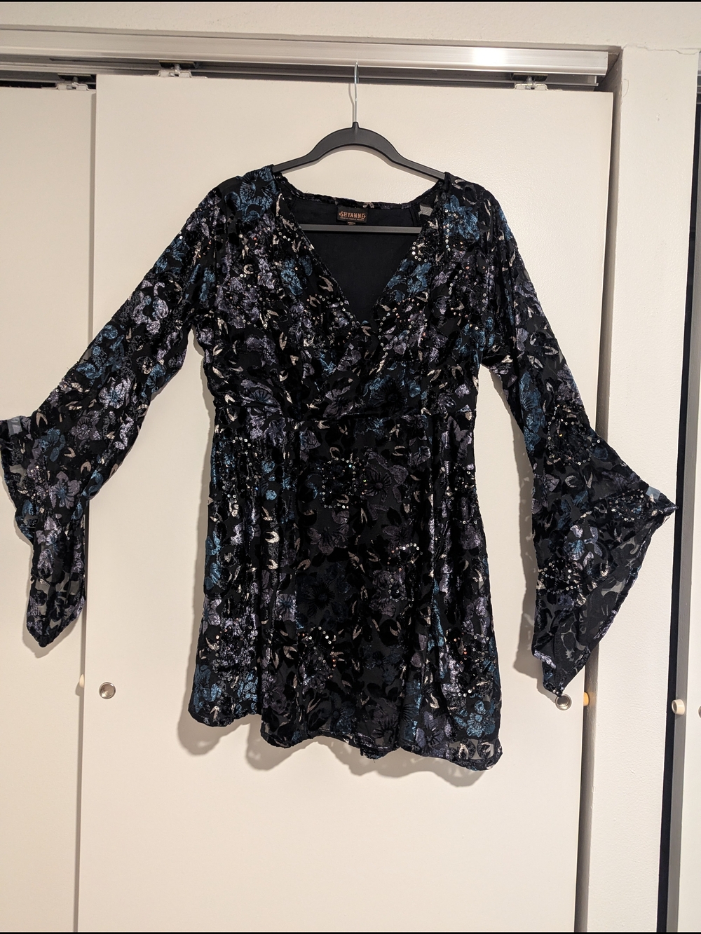 Shyanne Velvet Burnout Sequined Beaded Bell Sleeve Mini Whimsygoth Dress M